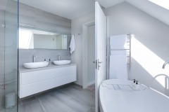 modern-minimalist-bathroom-ga6ca75780_1280